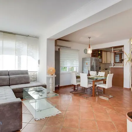 Apartment Petra Hills