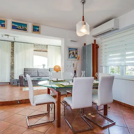 Apartment Petra Hills